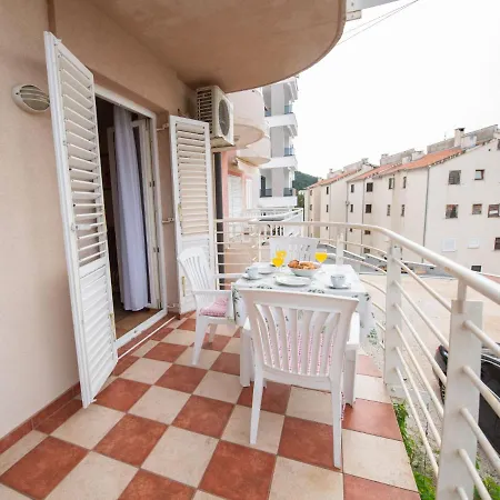 Apartamento Bencun-3 By Interhome Makarska